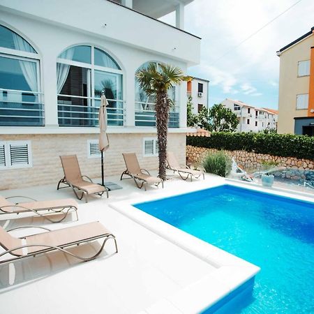 נובליה Apartments Sun Dance With Heated Pool מראה חיצוני תמונה