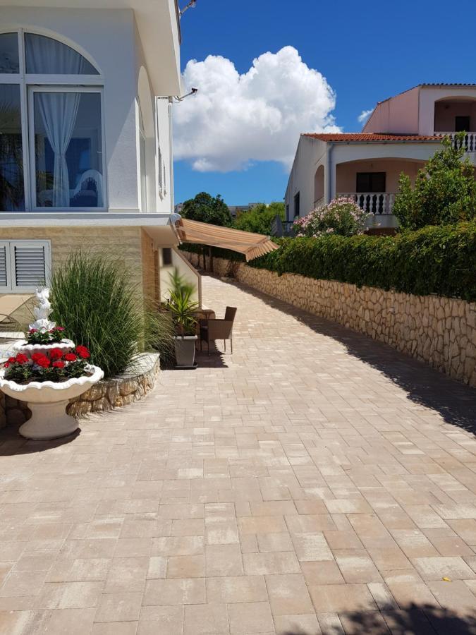 נובליה Apartments Sun Dance With Heated Pool מראה חיצוני תמונה