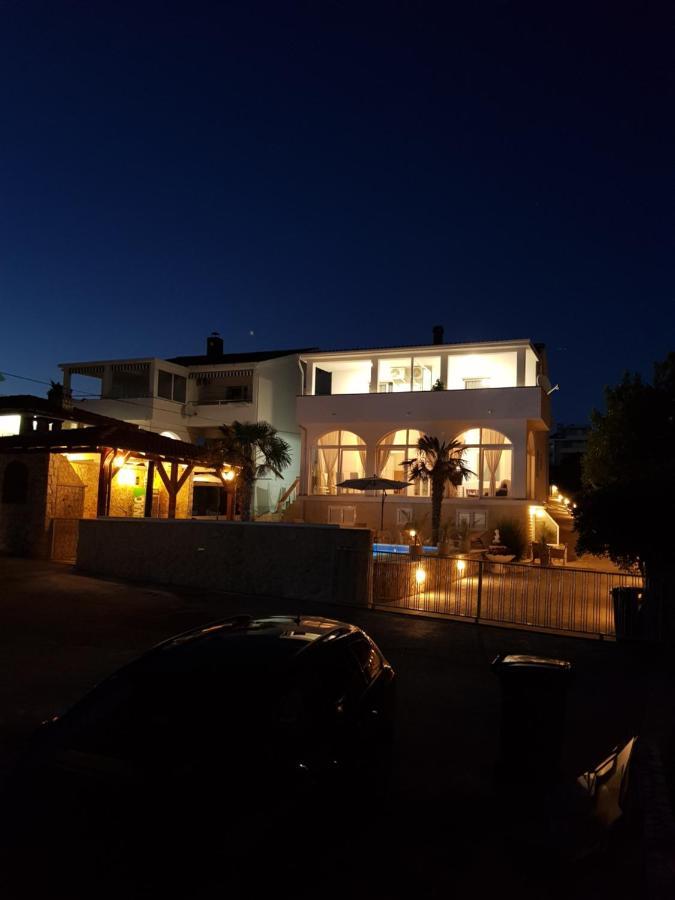 נובליה Apartments Sun Dance With Heated Pool מראה חיצוני תמונה